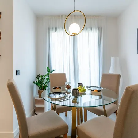 Pulp Fiction, By Cazul Apartment Malaga